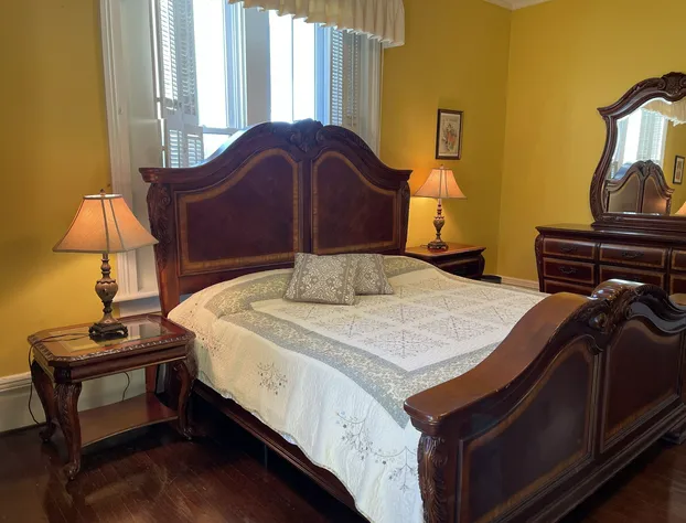 Chez Lindsey Bed & Breakfast hotel detail image 4