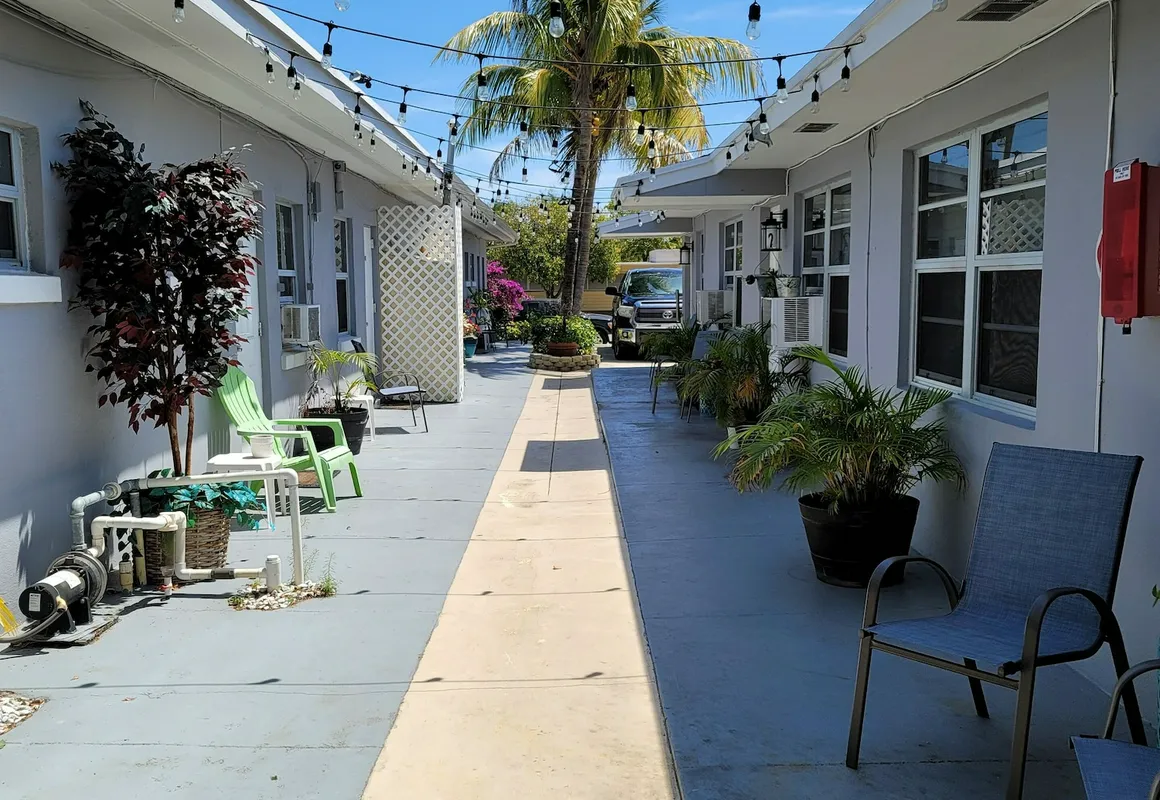 Air Way Motel hotel hero