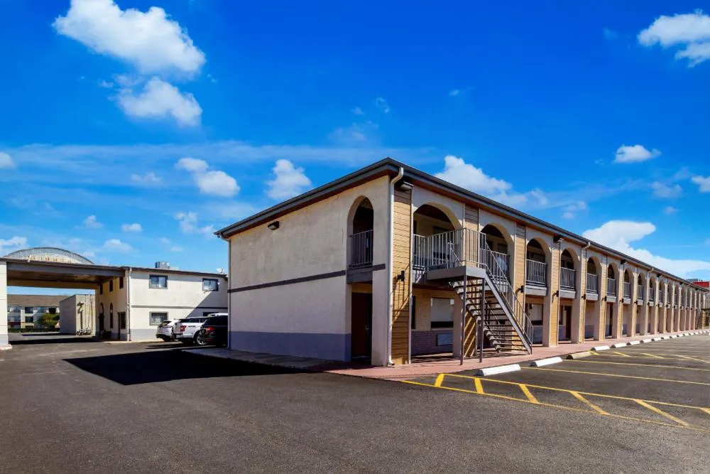 Signature Inn Houston Galleria hotel hero