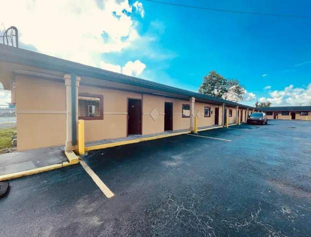 Royal Palms Motel & RV Park hotel detail image 1