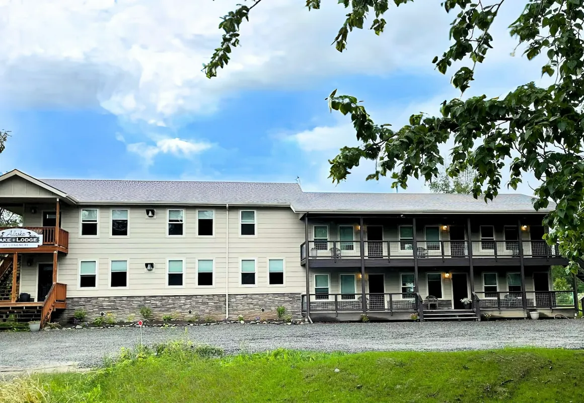 ALASKA LAKE and LODGE AT LONGMERE hotel hero