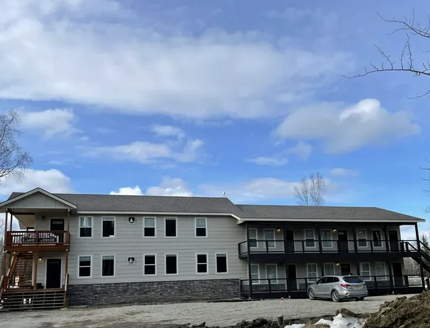 ALASKA LAKE and LODGE AT LONGMERE hotel detail image 2