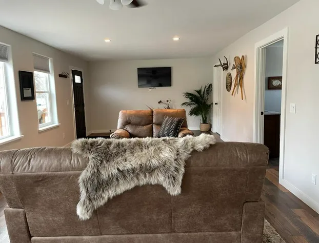 ALASKA LAKE and LODGE AT LONGMERE hotel detail image 1