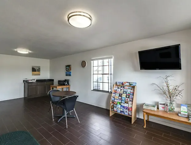 Giddings Executive Inn hotel detail image 4