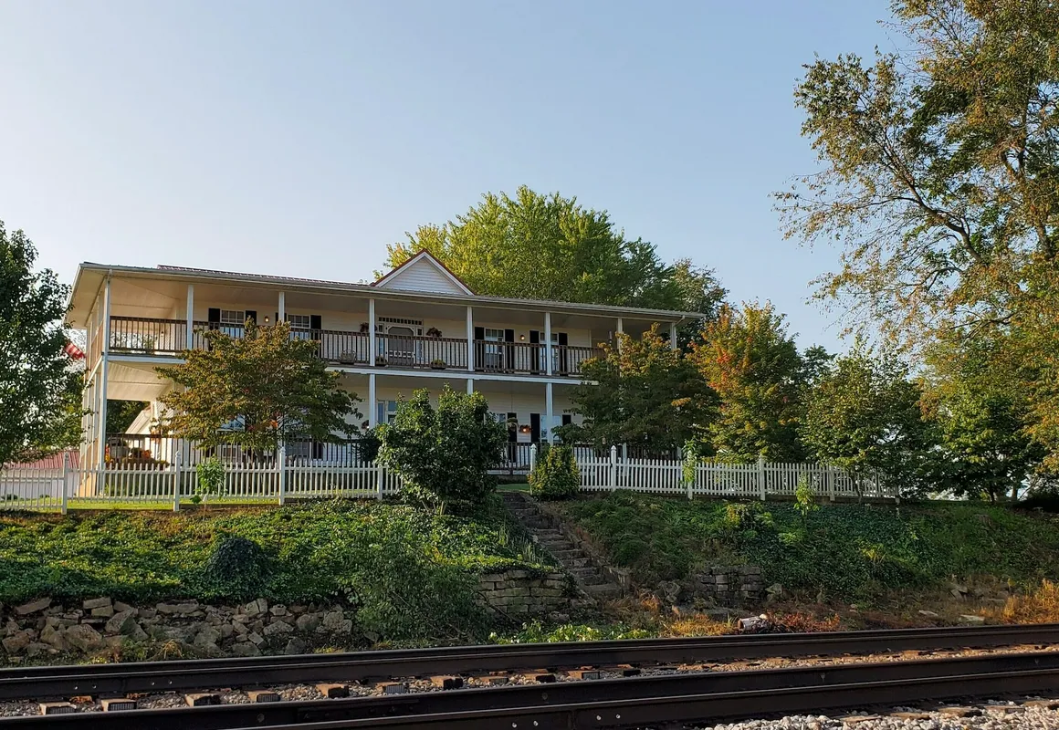 Rocky Hill Inn hotel hero