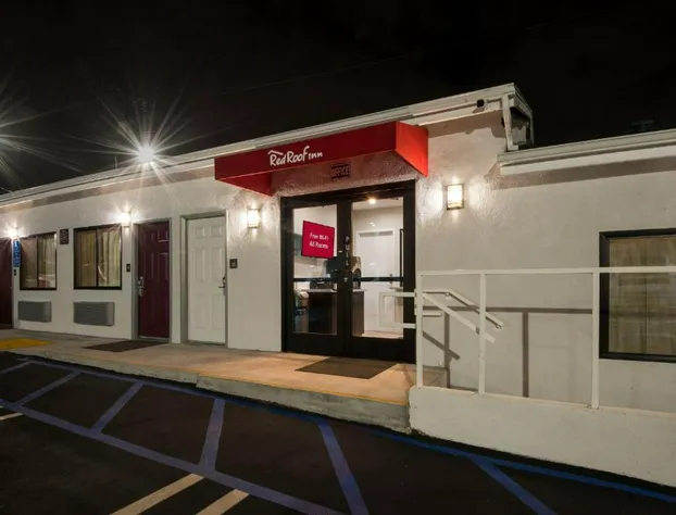 Red Roof Inn Carson - Wilmington hotel detail image 1