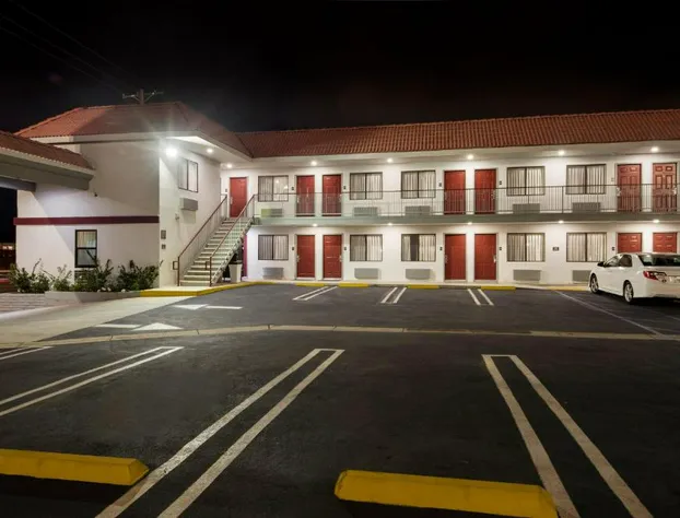 Red Roof Inn Carson - Wilmington hotel detail image 2
