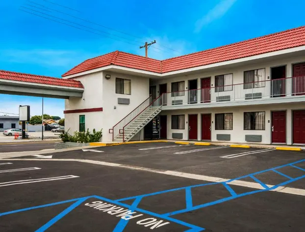 Red Roof Inn Carson - Wilmington hotel detail image 4