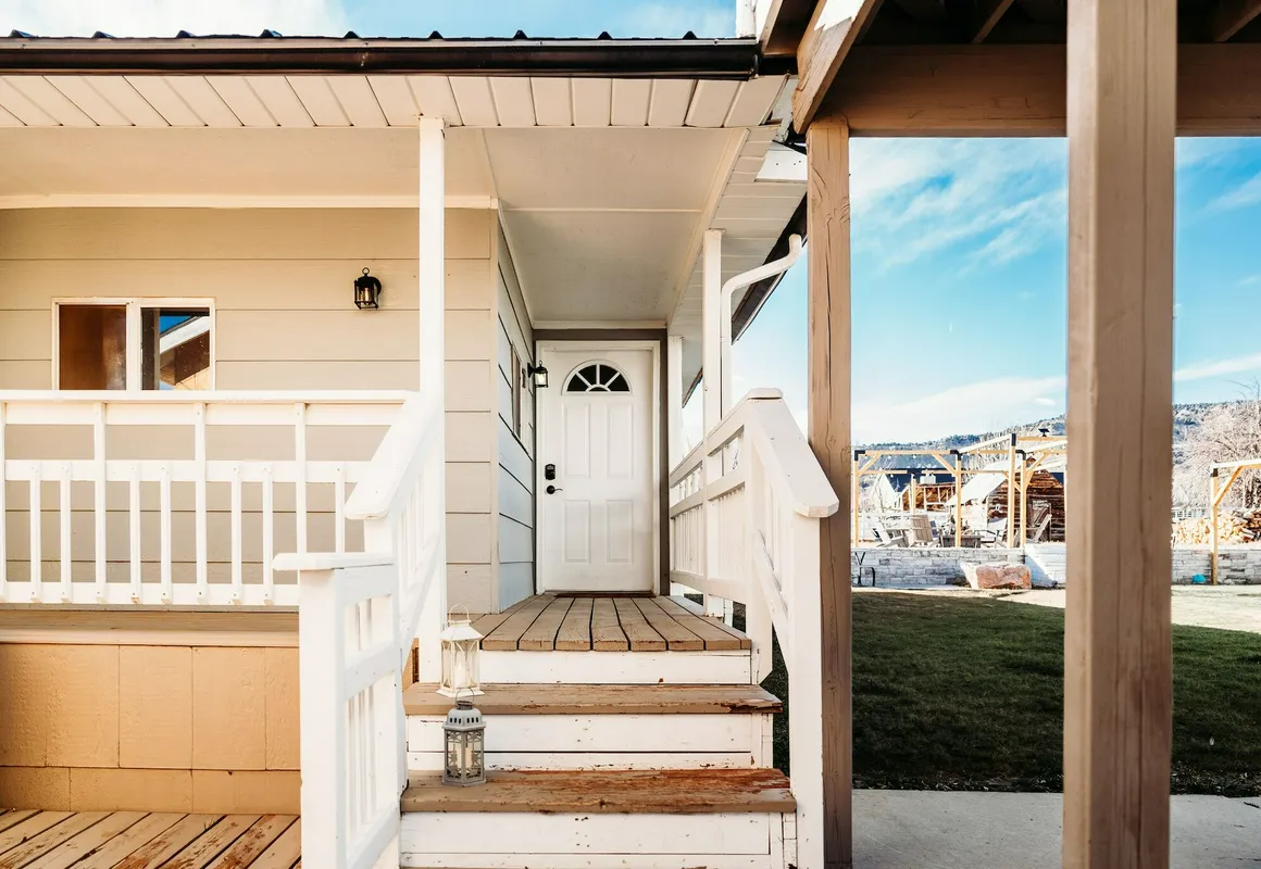 Happy Trails Bed and Breakfast hotel hero