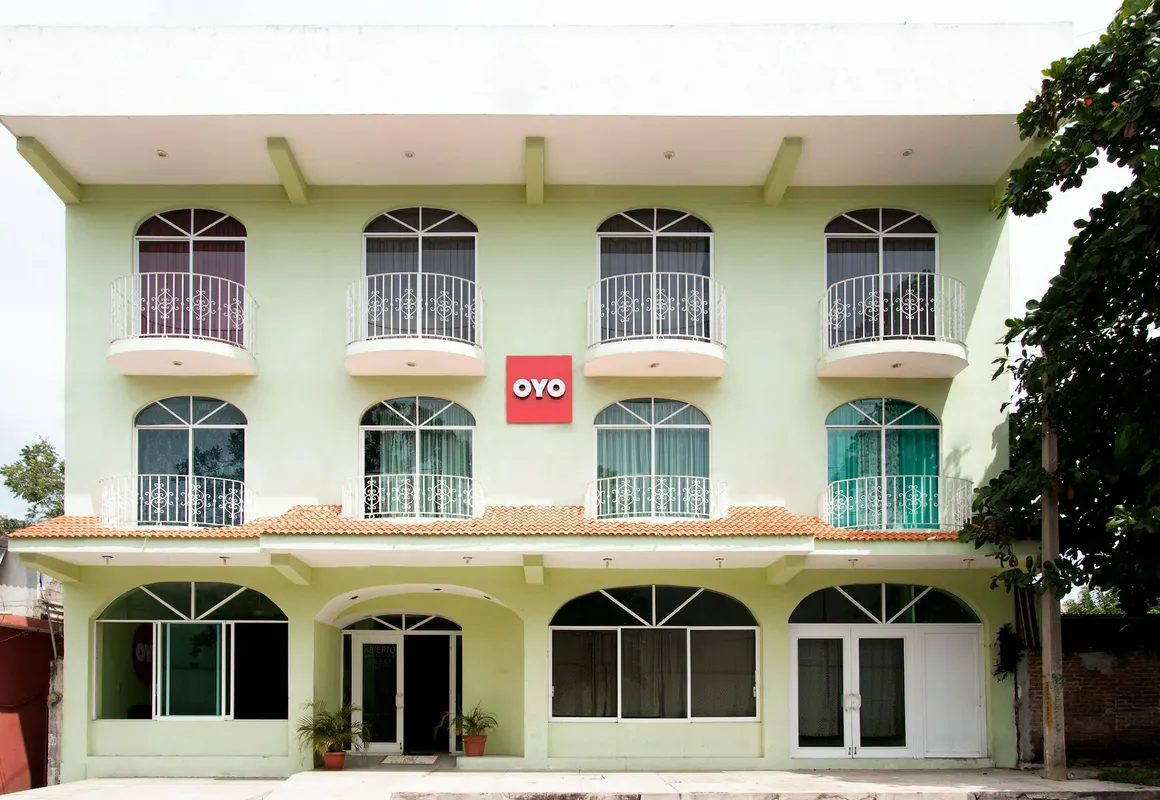 OYO Hotel Estacion,José Cardel,Parque Central Revolución hotel hero