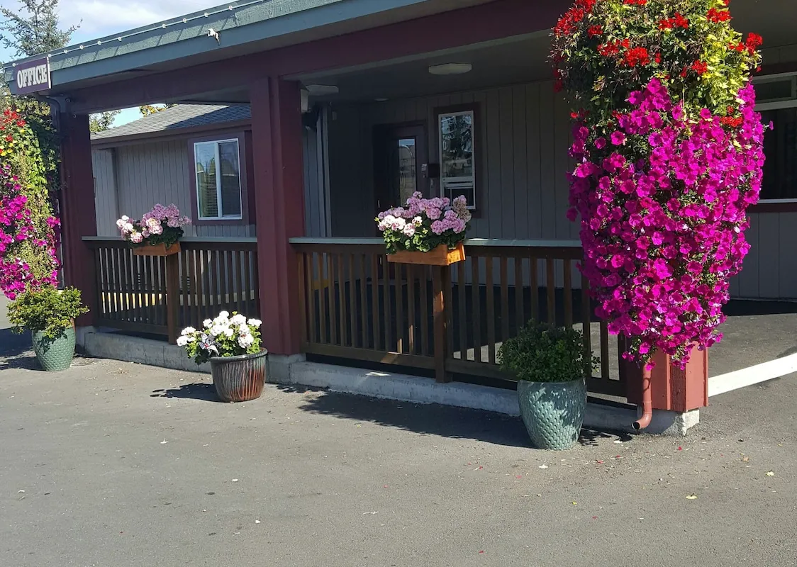 Rodeway Inn Enumclaw Mount Rainer-Crystal Mountain Area hotel hero