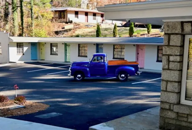 Blue Ridge Tourist Court hotel detail image 1