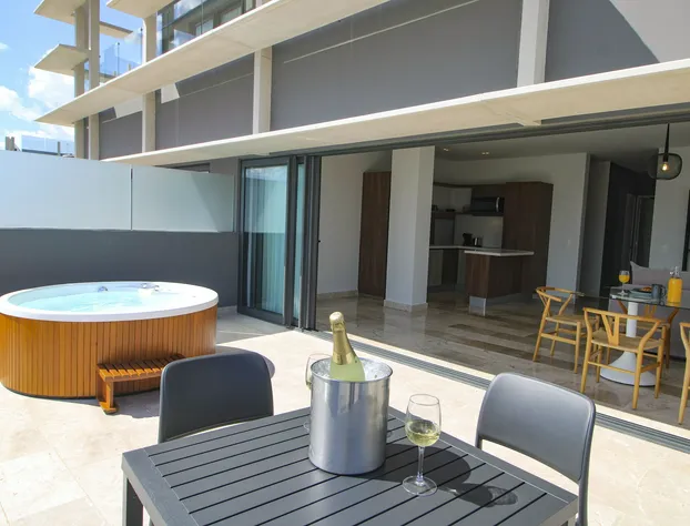 Singular Dream Vacation Rentals hotel detail image 3