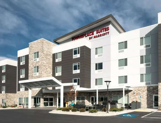TownePlace Suites by Marriott Oconomowoc hotel detail image 1