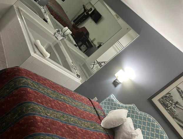 Greenwoods Inn & Suites hotel detail image 3