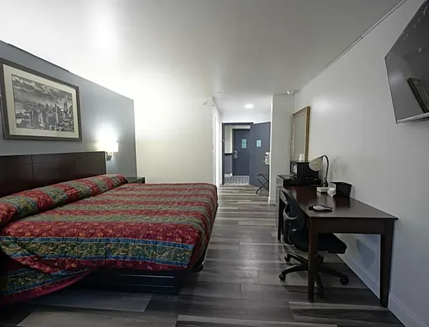 Greenwoods Inn & Suites hotel detail image 1