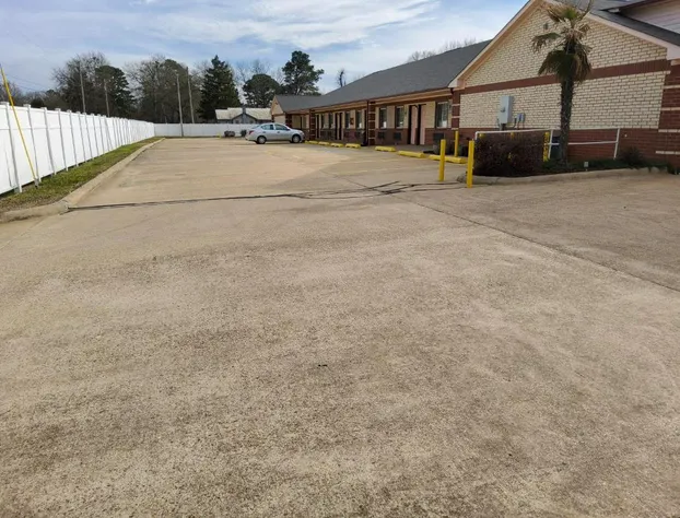 Budget inn hotel detail image 3