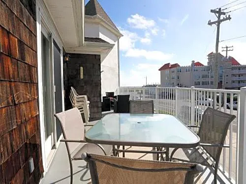 Mahalo Cape May hotel detail image 3