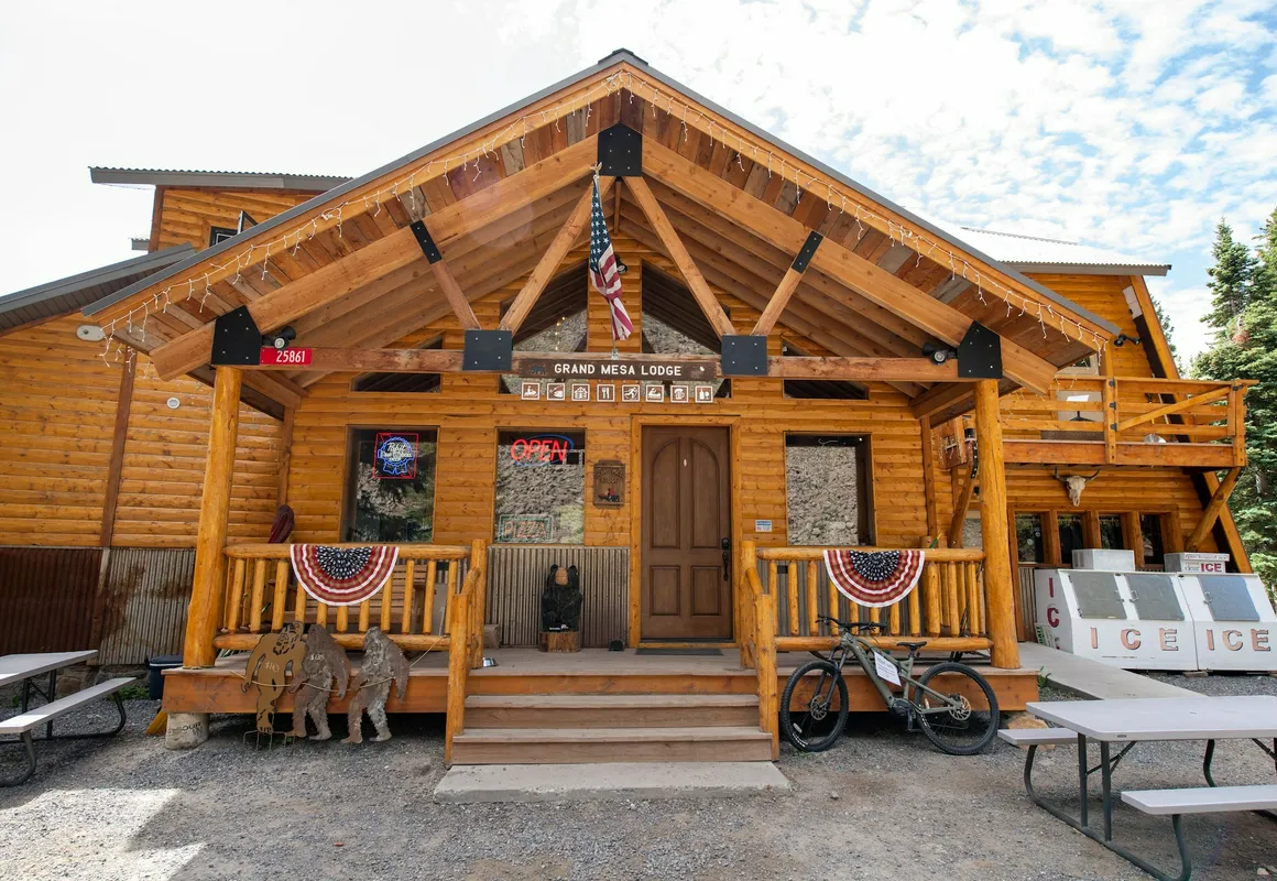 Grand Mesa Lodge hotel hero