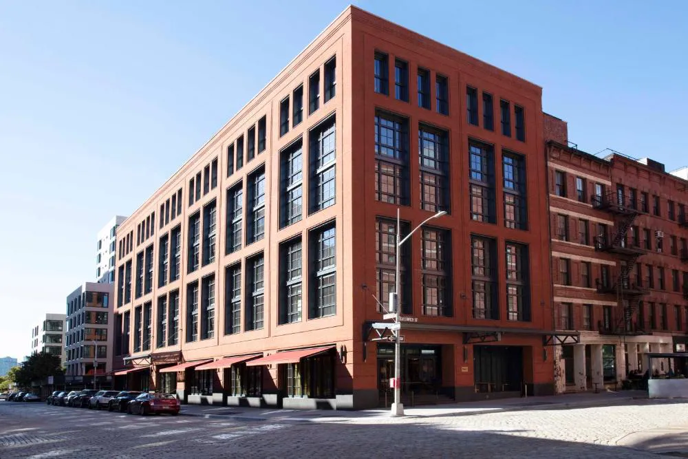 Fouquet's New York hotel hero