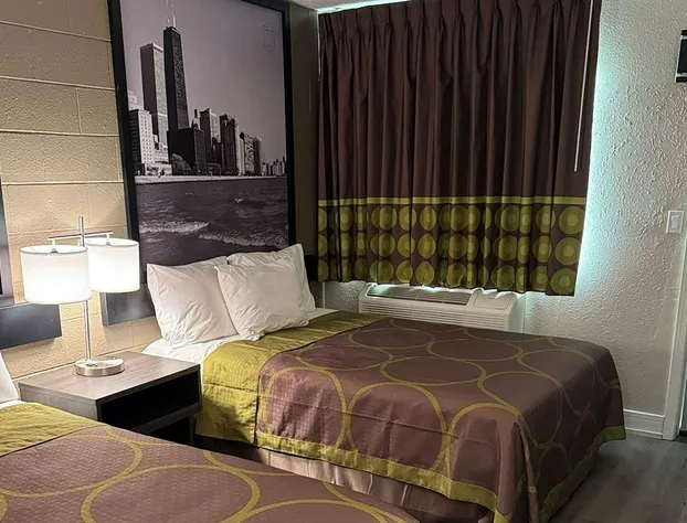 Super 8 by Wyndham Rockford South hotel detail image 2