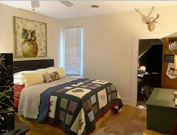 College Inn Bed and Breakfast hotel detail image 1