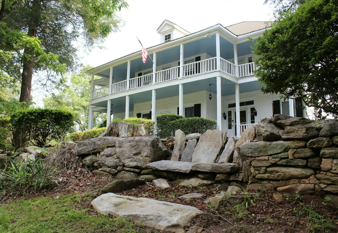 The Sautee Inn Bed & Breakfast hotel hero