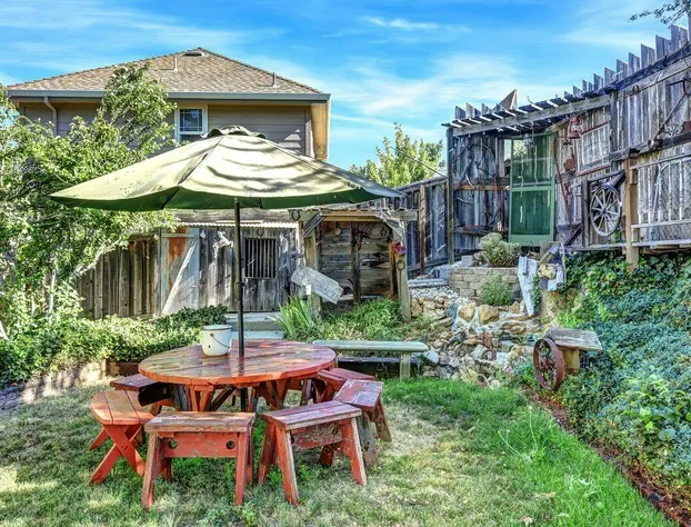 Golden Dreams Inn hotel detail image 3