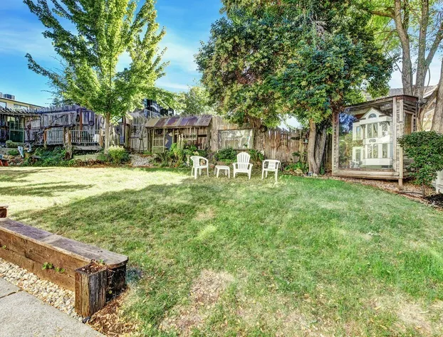 Golden Dreams Inn hotel detail image 4