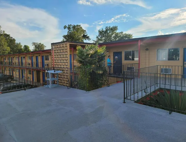 Relax inn hotel detail image 1