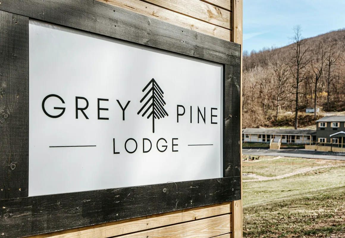 Grey Pine Lodge hotel hero