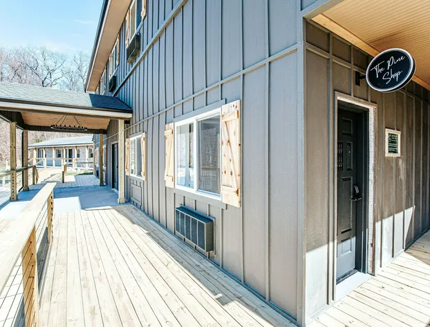 Grey Pine Lodge hotel detail image 1