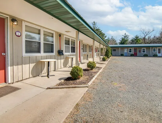 Outdoors Inn at Balsam Lake hotel detail image 2