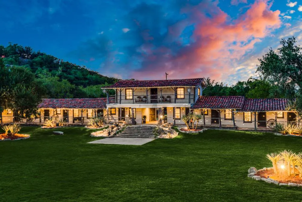 Rest yourself River Ranch hotel hero