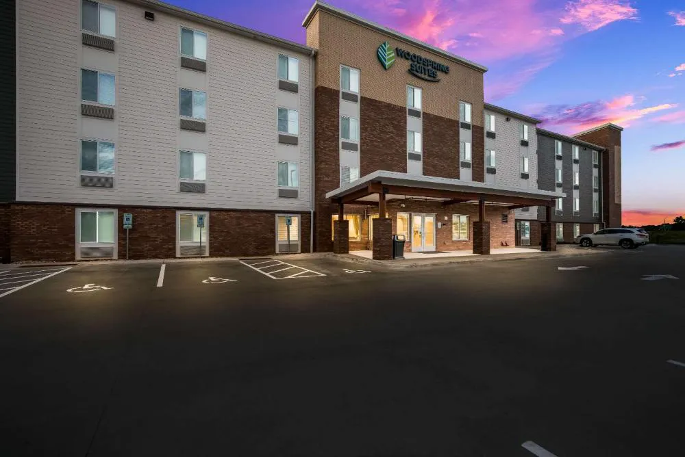 Woodspring Suites Milwaukee - Menomonee Falls hotel hero