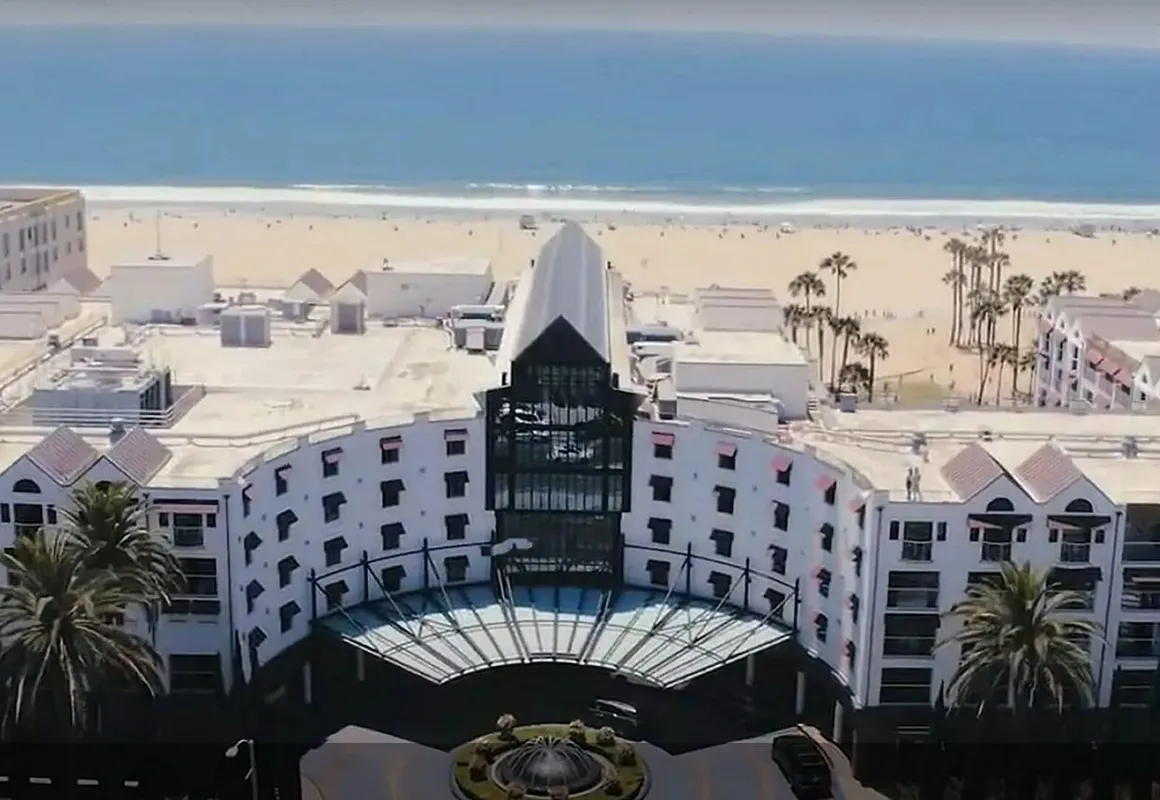 La Plage Wellness hotel hero