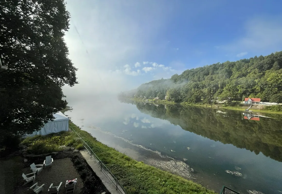 Foxburg Inn hotel hero