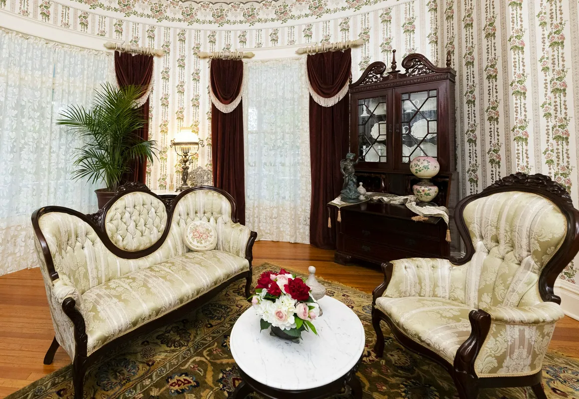 Captain Henderson House hotel hero