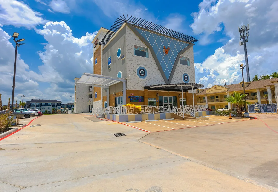 La Vyoma Villas, Westpark Hwy 6 hotel hero