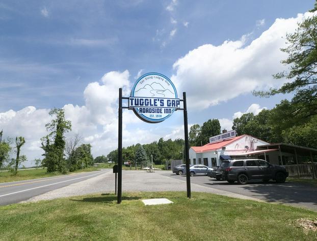Tuggle's Gap Roadside Inn - Blue Ridge Parkway hotel detail image 3