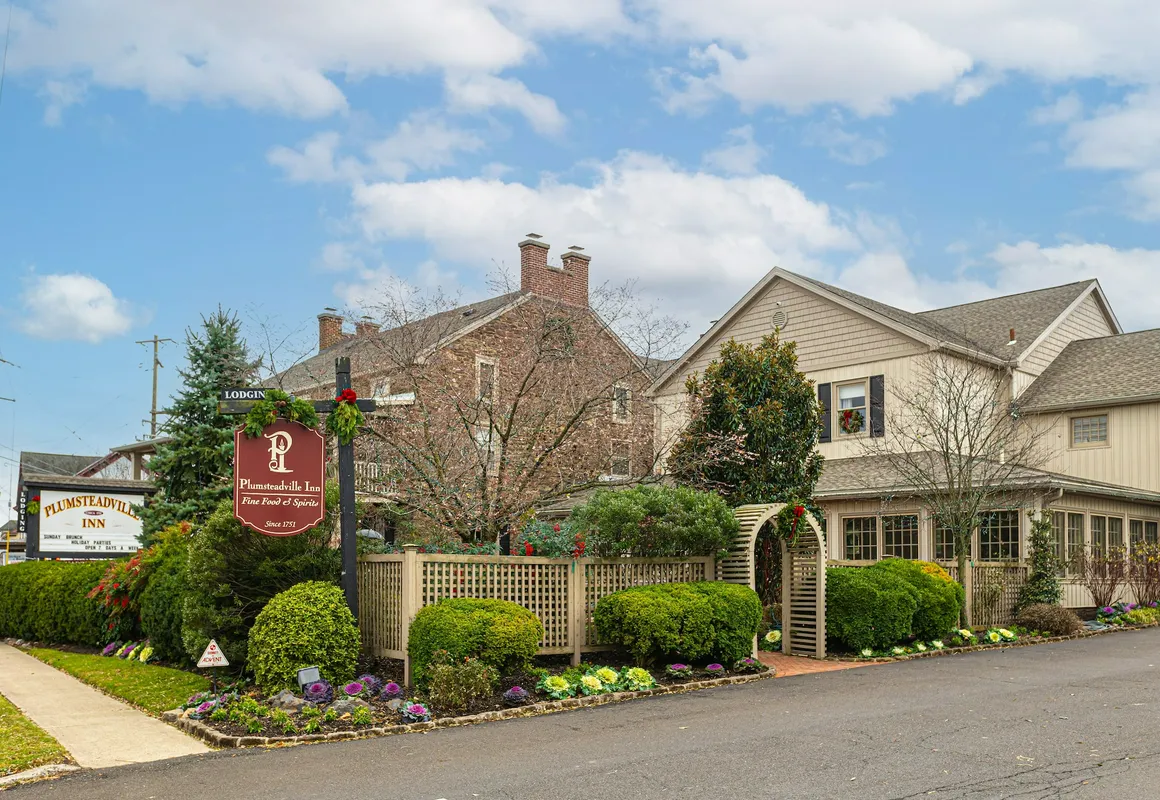 Plumsteadville Inn hotel hero