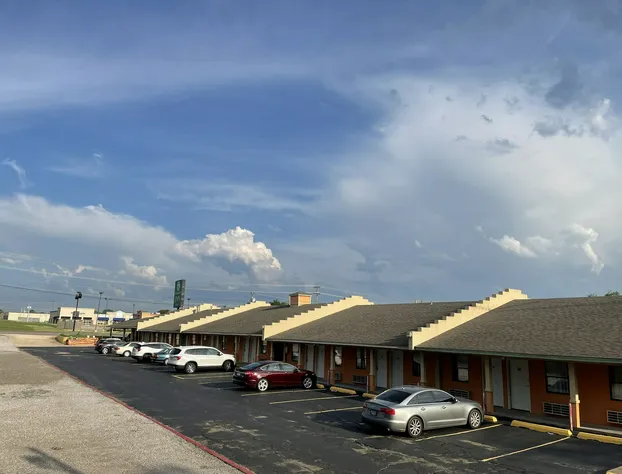 Executive Inn of Purcell hotel detail image 1
