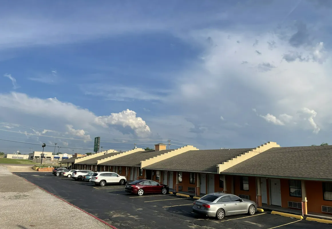 Executive Inn of Purcell hotel hero