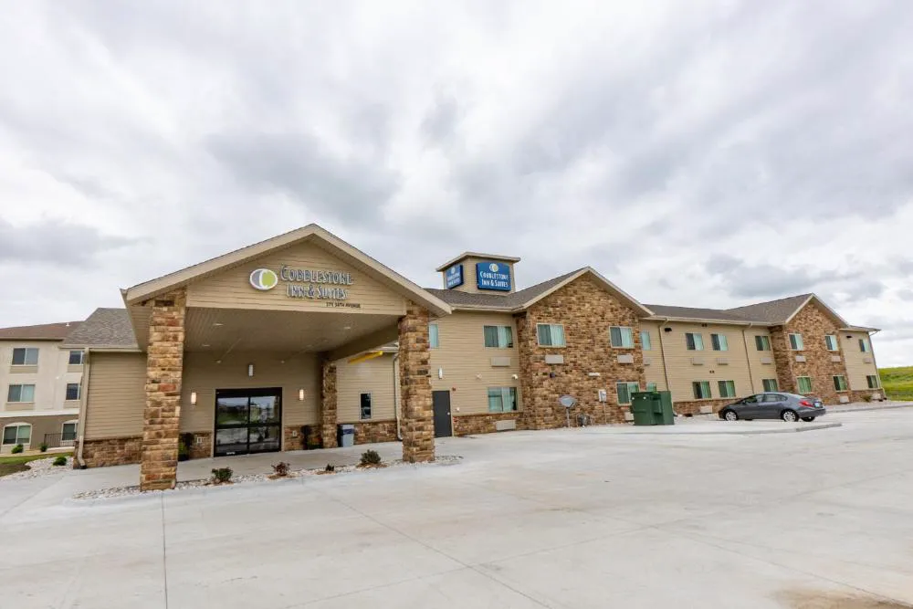 Cobblestone Inn & Suites - Sheldon hotel hero