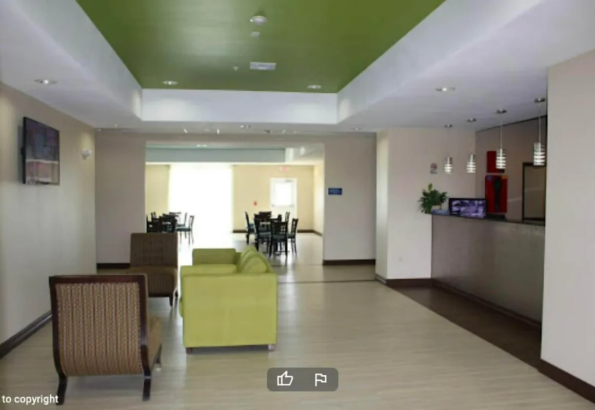 La Plaza Inn & Suites hotel hero