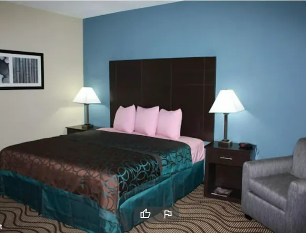 La Plaza Inn & Suites hotel detail image 4