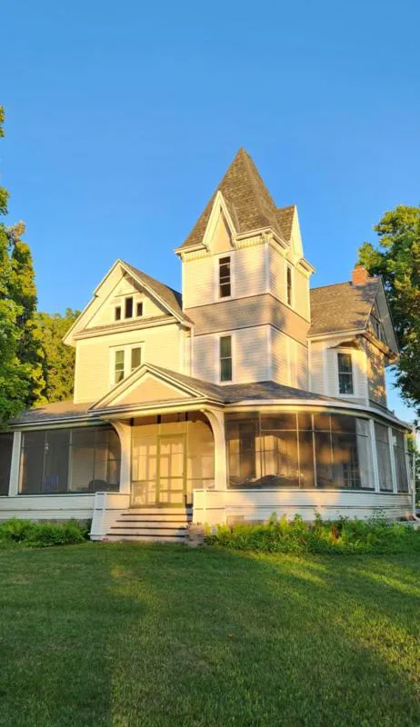 Oaklawn Inn LLC hotel hero