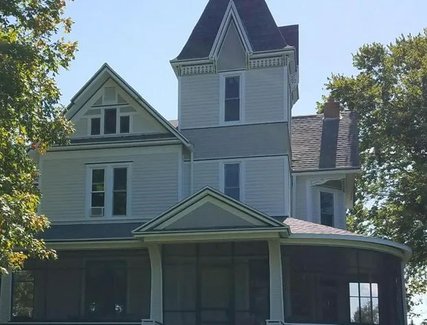 Oaklawn Inn LLC hotel detail image 1