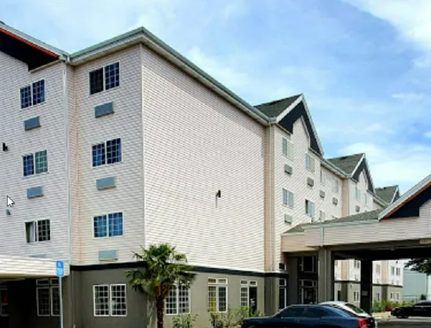 Holiday Inn Express & Suites PORTLAND EAST hotel detail image 1