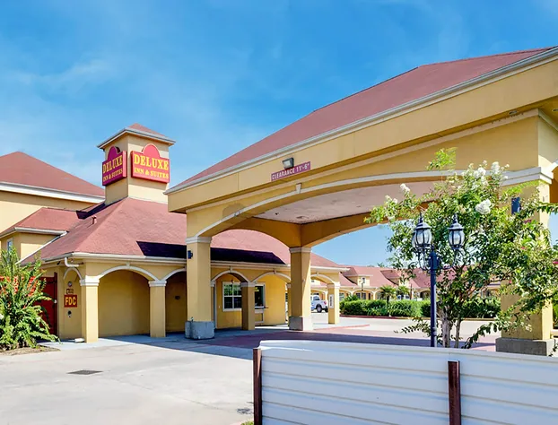 Capital O Deluxe Inn Channelview Houston I-10 hotel detail image 4